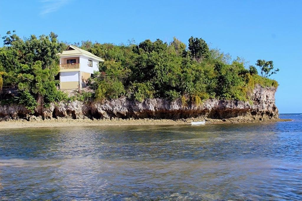 Thresher Cove Dive Resort Pulau Malapascua Bagian luar foto