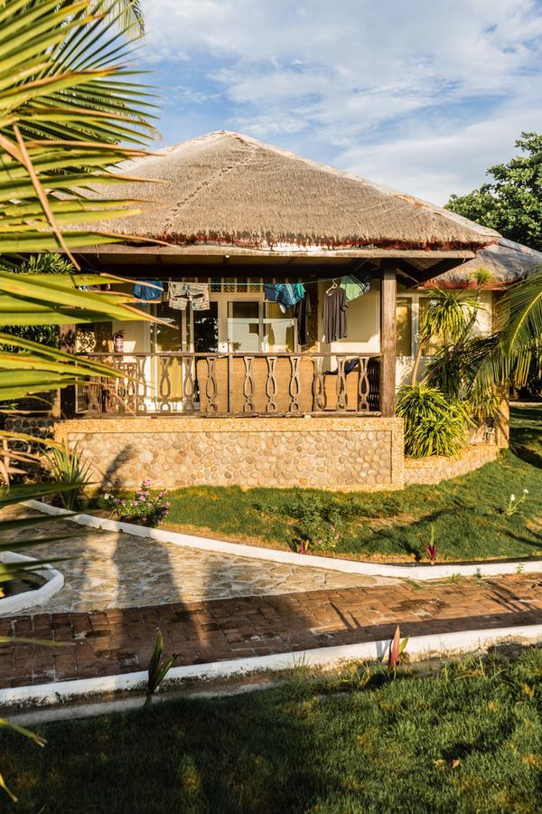 Thresher Cove Dive Resort Pulau Malapascua Bagian luar foto